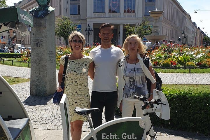 Glide Through Munich: Private Rickshaw Tour to the English Garden photo 2