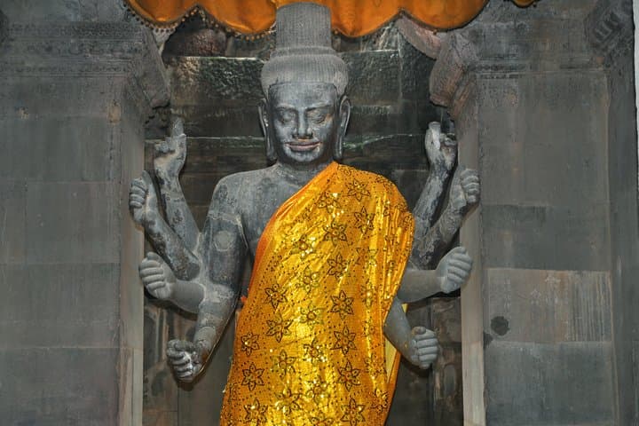Angkor Wat Private A/C Tour: Small Circle & Five Hidden Temples photo 2