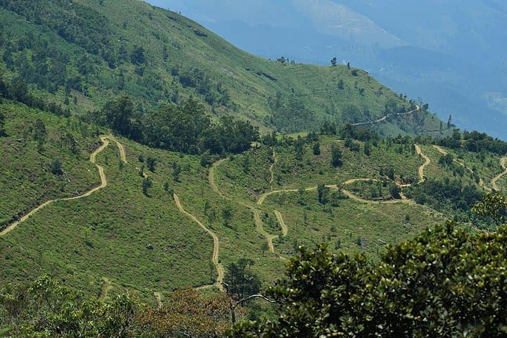 Devil's Staircase Guided Hike — Bambarakanda Falls, V‑Cut & Ohiya Day Trek