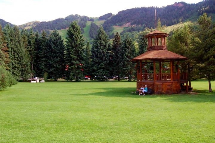 Explore Aspen’s Historic Streets: A Self-Guided Scavenger Hunt Adventure photo 4