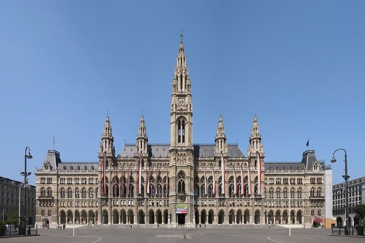 Vienna Scavenger Hunt — Innere Stadt Self-Guided Adventure photo 2