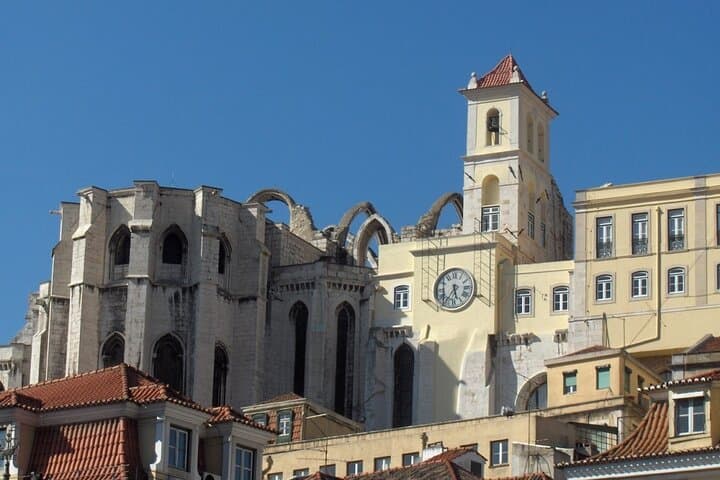 Lisbon Scavenger Hunt — Princes, Poets, Playwrights & Promenades Self-Guided Adventure photo 4