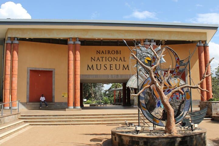 Nairobi City Day Tour: Parliament, National Museum & Railway Museum photo 5