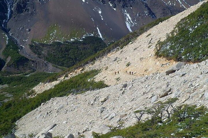 Day Trek to the Base of the Towers — Torres del Paine One-Day Hike photo 2