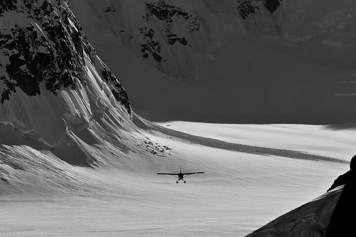Talkeetna to Denali: South-Side Glacier Landing Flightseeing photo 5