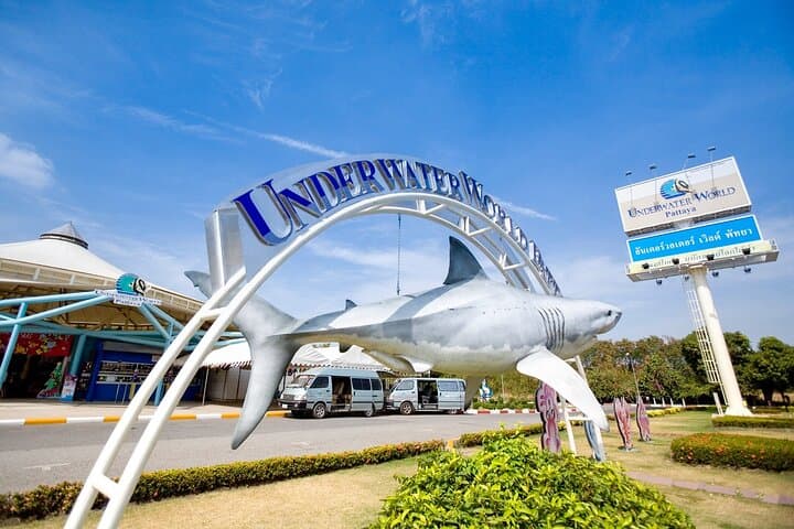 Exploring Underwater World Pattaya: Marine Tunnel, Exhibits & Practical Visitor Guide photo 2