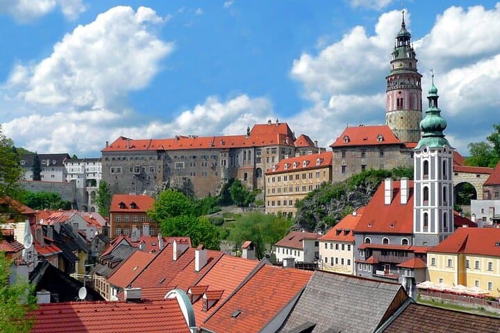 Prague to Passau Private Transfer with Cesky Krumlov Stop — Day Trip Guide