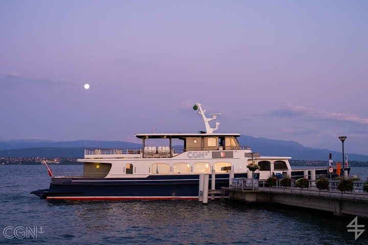 Audioguided Sightseeing Cruise on Lake Geneva: Jet d'Eau & UN Shoreline Tour photo 2