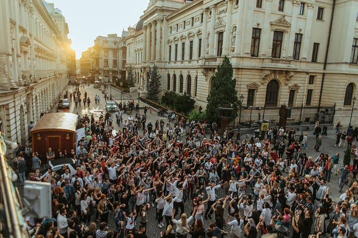 Bucharest Old Town Pub & Bar Crawl — Private Night Tour in Lipscani photo 2