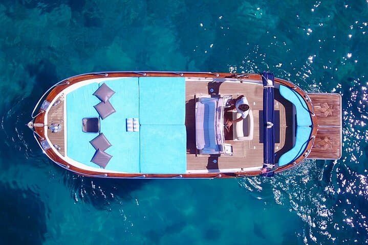 Private Capri Boat Excursion: Caves, Faraglioni & Snorkel photo 5