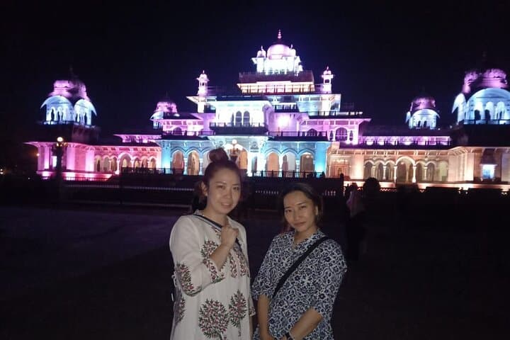 Jaipur Night Tour: Private Open-Jeep Sunset Views, Dinner & Drinks photo 4