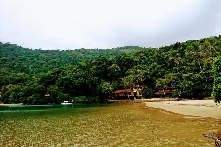 Half-Day Hike in Abraão Cove, Ilha Grande — Beaches, Views & Local Eats photo 3