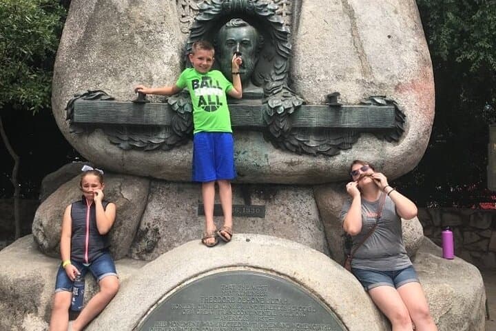 Sacramento Urban Scavenger Hunt: Crazy Dash Walking Adventure