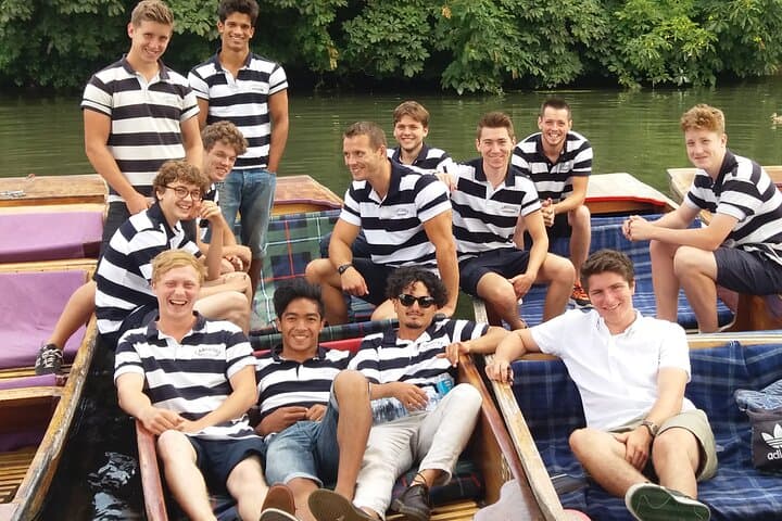 Punting the Backs: Guided Shared River Cam Tour in Cambridge photo 6