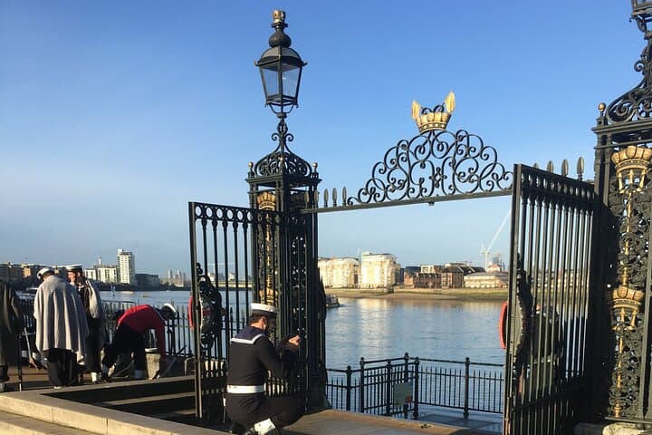 Private Greenwich Walking Tour: Royal & Maritime Highlights with a French Guide photo 6