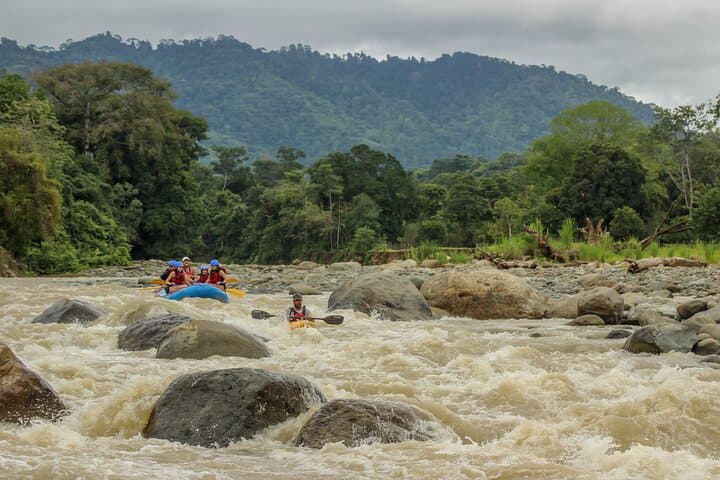 Naranjo River Whitewater Rafting from Manuel Antonio — Class III–IV Adventure photo 2