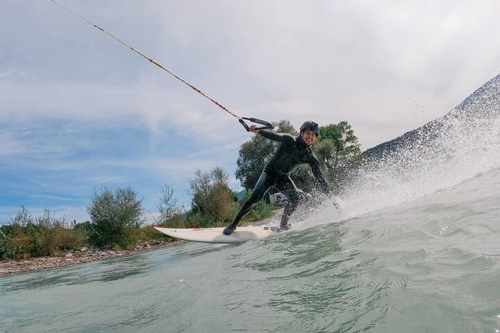Upstream Surfing in Innsbruck: Surf the Inn River Against the Current photo 6