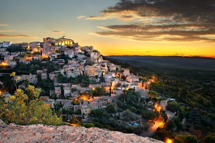 Lavender Route Day Trip from Avignon: Sénanque Abbey, Gordes & Roussillon photo 3