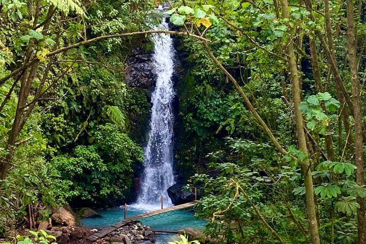 Off-the-Beaten-Path Waterfalls & Caverns Day Trip from San José