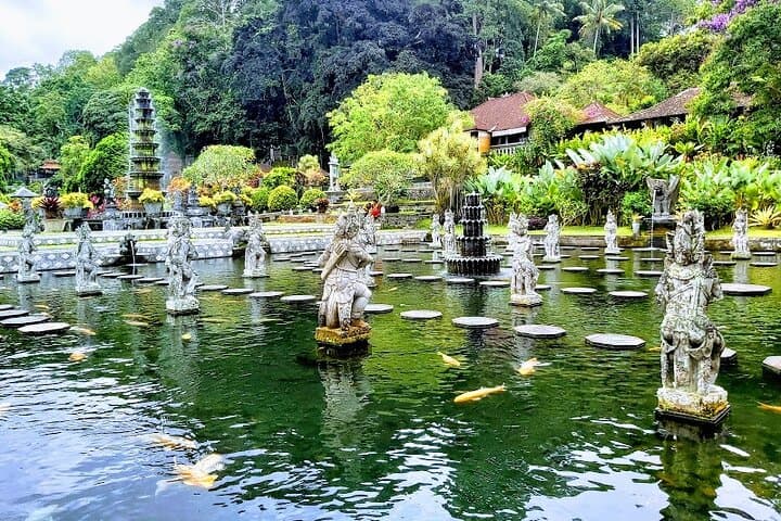 6-Day Private Bali Multi-Region Tour — Ubud, Bedugul, Kintamani, Lempuyang & South Coast photo 3