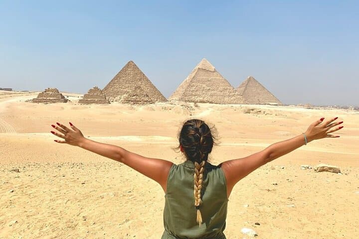 Giza Pyramids, Sphinx & Saqqara: Memphis Day Tour from Cairo