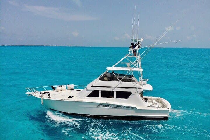 Giant 60ft Luxury Yacht Rental in Cancun — Party, Snorkel & Isla Mujeres photo 2