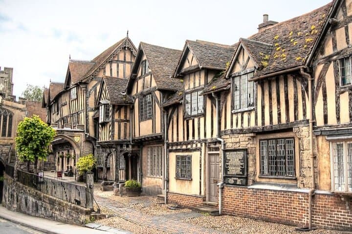 Warwick Self-Guided Audio Walking Tour — Explore Warwick Castle & Old Town on Foot photo 5