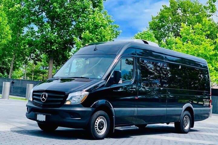 Private Airport Transfer Between McLean and Dulles (IAD) — Door-to-Door Black Car Service photo 4