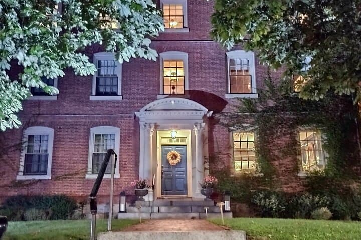 Salem Magic Lantern Tour: Haunted Night Walk in Derby Square photo 6