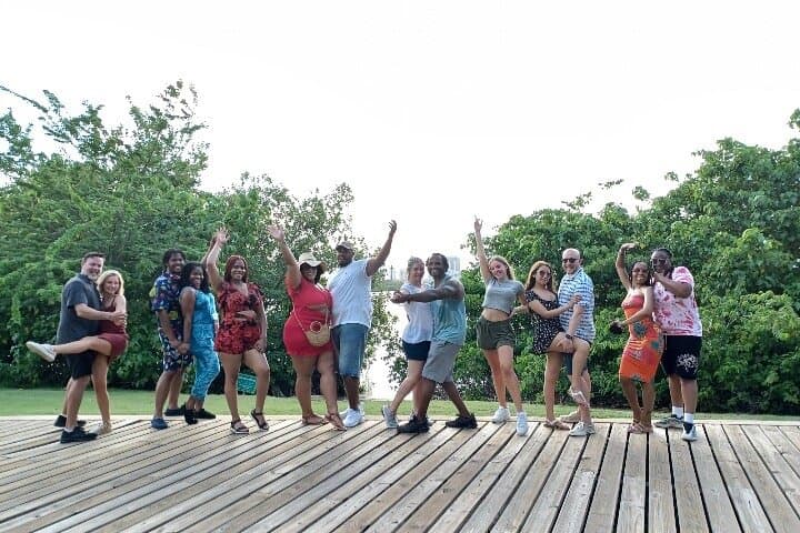 Learn Salsa in San Juan: 1-Hour Outdoor Beginner Dance Class photo 2