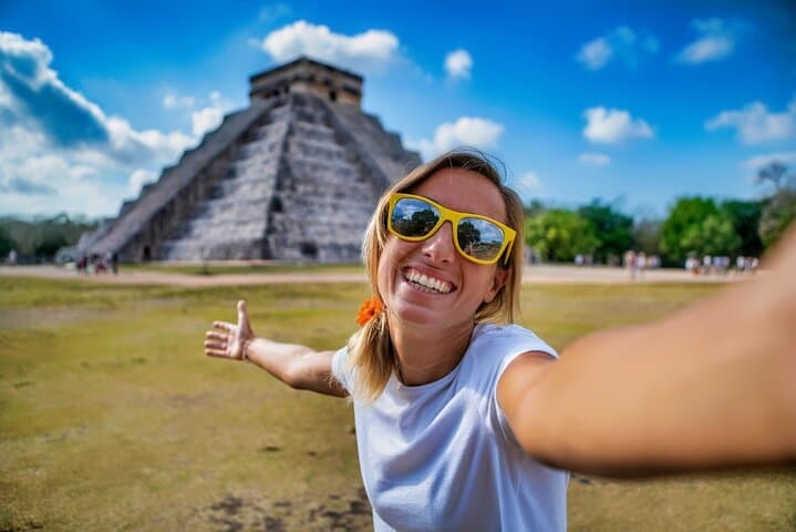 Chichén Itzá, Cenote Swim & Valladolid: Day Trip from Cancún with Lunch
