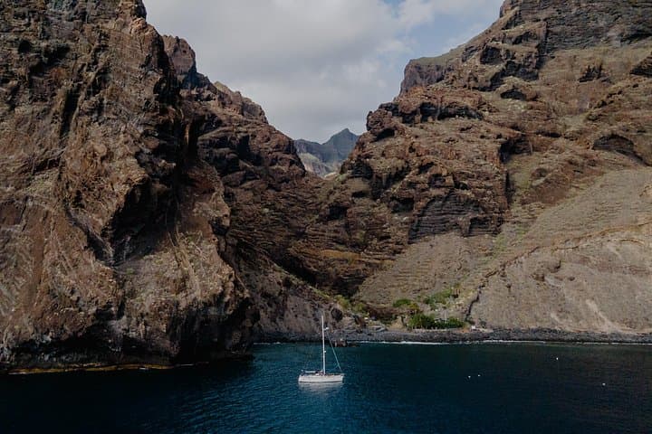 Los Gigantes Cliffs Small-Group Sail Tour with Lunch — Whale Watching & Snorkeling in Tenerife
