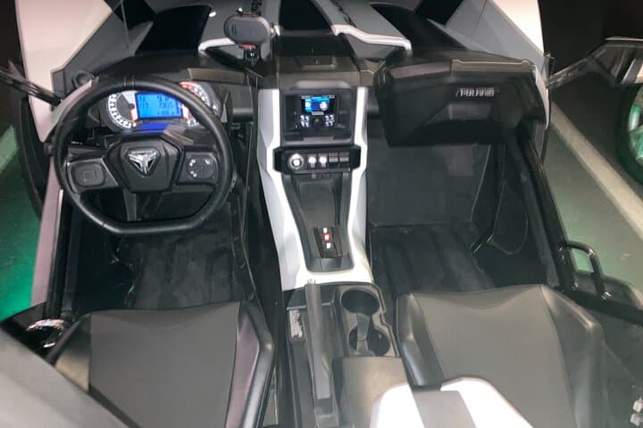 Topless Polaris Slingshot Rental in Las Vegas — 2-Hour Desert & Strip Drive photo 4