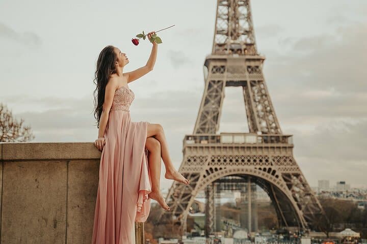 Paris Sunrise Portrait Session with a Local Photographer photo 6