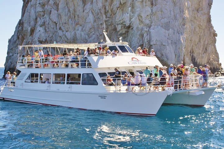 Tacos & Open Bar Boat Cruise to the Cabo Arch