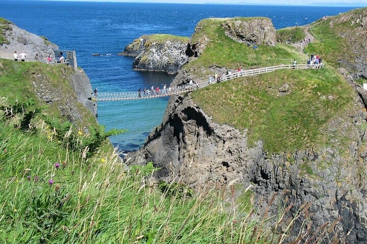 Belfast Shore Excursion: Giant's Causeway, Dark Hedges & Belfast Murals photo 6