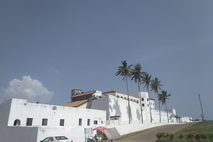 Elmina Guided Day Tour: Elmina Castle & Kakum Canopy Walk Experience