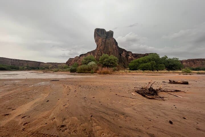 Private 3-Hour Navajo-Guided Canyon de Chelly 4x4 Tour photo 3