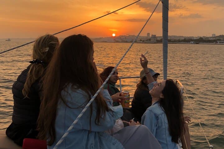 Lisbon Sunset Sailing: 2-Hour Tagus River Cruise & Monument Views