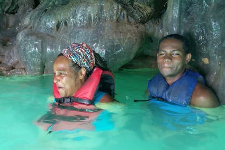 Montego Bay to Ocho Rios: Horseback Swim, Bamboo Rafting & Blue Hole Adventure photo 4