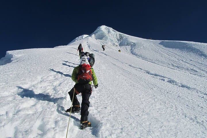 Lobuche East Climb & Everest Base Camp Trek: 17-Day Gokyo Valley and Chola Pass Adventure photo 2