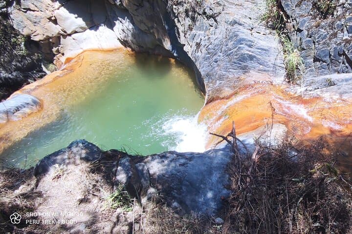 Two Colors Canyon Full-Day Hike: Rusty Cliffs and Turquoise Pools from Cusco photo 4