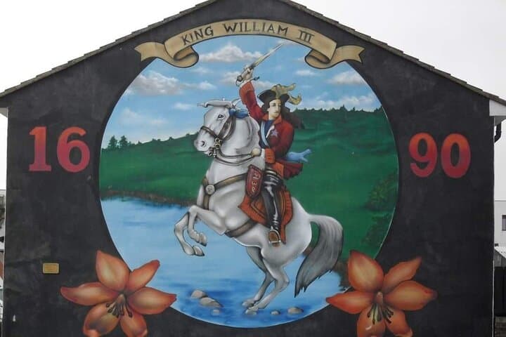 Private Political History & Murals Tour Belfast: Peace Walls, Murals & Troubles Stories photo 4