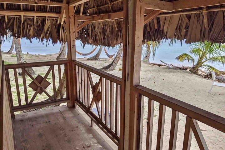 San Blas Isla Perro Shipwreck: 2-Day Private Cabin & Snorkel Escape photo 4