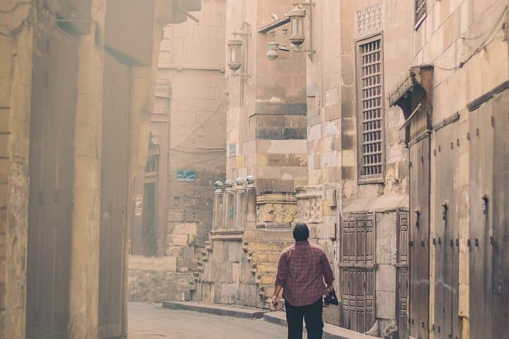 El-Muizz Street to Cairo Tower: Evening Dinner & Historic Cairo Walk