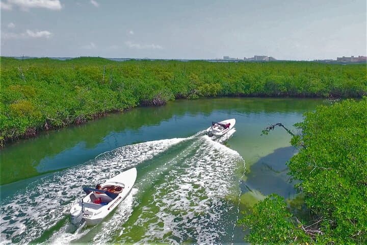 Pilot a Speedboat Through Nichupté Lagoon and Snorkel Punta Nizuc Reef