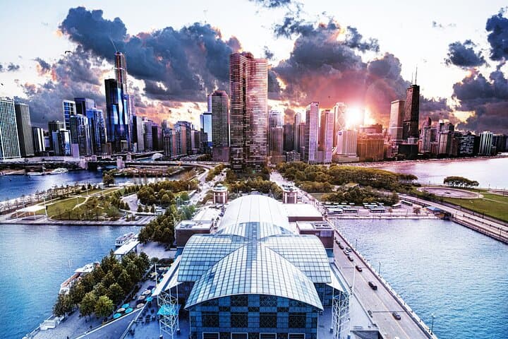 Private Chicago Limo Tour: 4-Hour Luxury Sightseeing Transfer