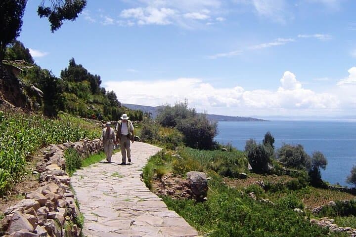 Full-Day Speedboat Tour to Uros & Taquile: Floating Islands, Textiles & Lake Titicaca Views photo 4