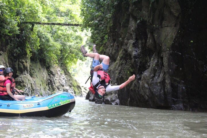 One-Day Pacuare River Rafting from Turrialba photo 6