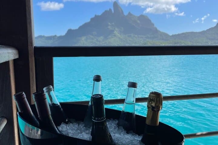 Bora Bora Private Wine Tasting with Master Sommelier at Saint-James photo 2